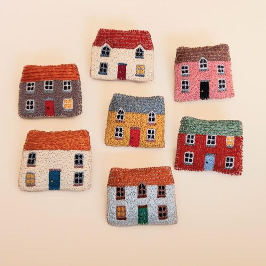 Lisa Toppin |Wee Aberdour House | Embroidered Brooch